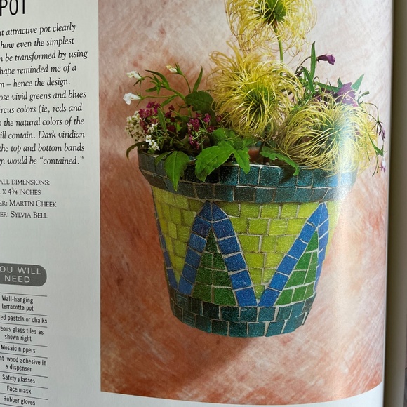 Mosaics: Inspirational Ideas to Make in a Weekend - Hardcover Book - Picture 5 of 10